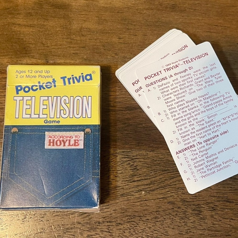 1989 Pocket Trivia Television Game Vintage Hoyle Card Trivia Set